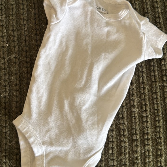 Carters Newborn White Short Sleeve Bodysuit - Picture 1 of 1